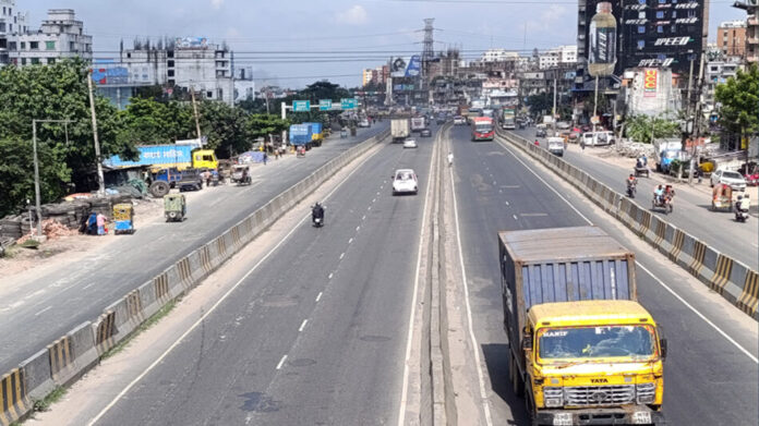 ঢাকা-চট্টগ্রাম মহাসড়কে যান চলাচল স্বাভাবিক