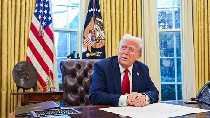 নতুন একটি নির্বাহী আদেশে সই করলেন ট্রাম্প, থাকছে কঠোর শাস্তি নতুন একটি নির্বাহী আদেশে সই করলেন ট্রাম্প, থাকছে কঠোর শাস্তি