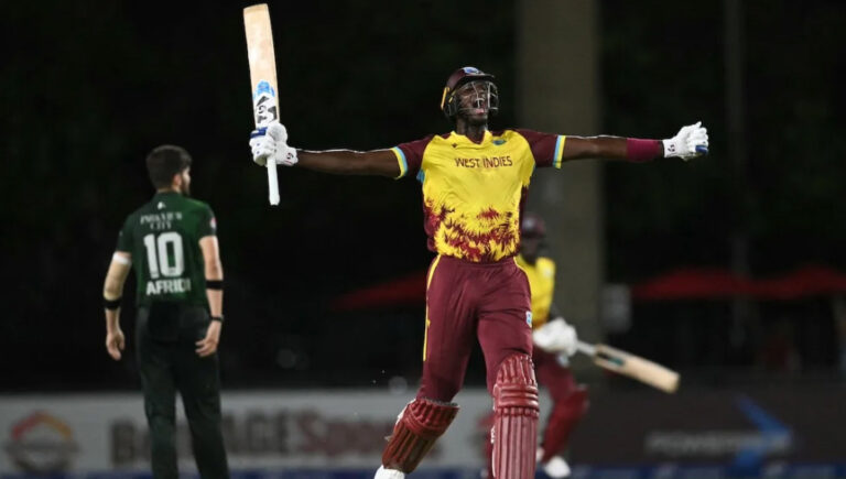 নাটকীয় জয়ে পাকিস্তানকে হারিয়ে সিরিজে সমতা আনলো উইন্ডিজ