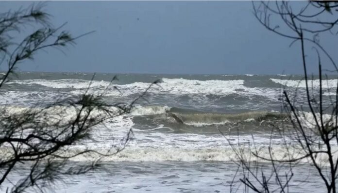 বঙ্গোপসাগরে লঘুচাপের সম্ভাবনা, দেশজুড়ে বৃষ্টির আভাস