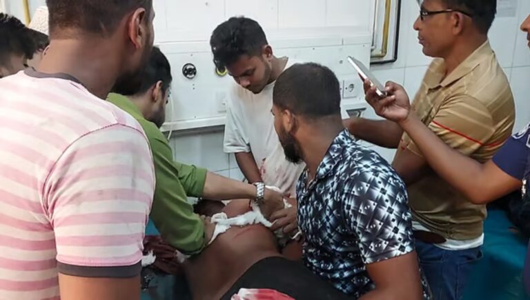 বিএনপির বিজয় মিছিলে ছাত্রলীগ নেতা ও তাঁর দুই ভাইকে কুপিয়ে আহত