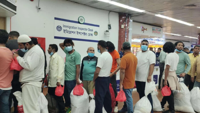 মার্কিন সামরিক বিমানে ফেরত পাঠানো হলো ৩৯ বাংলাদেশিকে