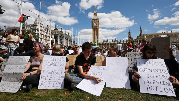 যুক্তরাজ্যে ‘প্যালেস্টাইন অ্যাকশন’ গ্রুপের পক্ষে বিক্ষোভকালে গ্রেপ্তার ৪৬৬ যুক্তরাজ্যে ‘প্যালেস্টাইন অ্যাকশন’ গ্রুপের পক্ষে বিক্ষোভকালে গ্রেপ্তার ৪৬৬
