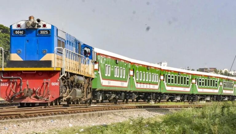 সিলেট থেকে ছেড়ে আসা বিশেষ ট্রেনে ছিল ৬০ যাত্রী