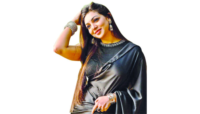 আপনাদের কি কোনো যোগ্যতা নেই! আপনাদের কি কোনো যোগ্যতা নেই!