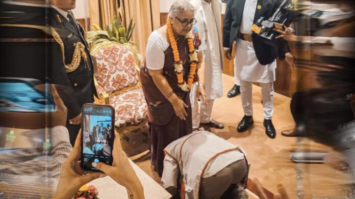 ভেঙে দেওয়া হলো নেপালের সংসদ, নতুন নির্বাচন মার্চে ভেঙে দেওয়া হলো নেপালের সংসদ, নতুন নির্বাচন মার্চে