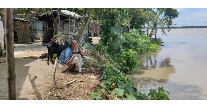 মানচিত্র থেকে হারাতে বসেছে ঝিনাইদহের শৈলকুপার বড়ুরিয়া গ্রাম