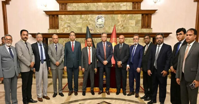 রাষ্ট্রপতির সঙ্গে নতুন নিয়োগ পাওয়া ২৫ বিচারপতির সাক্ষাৎ