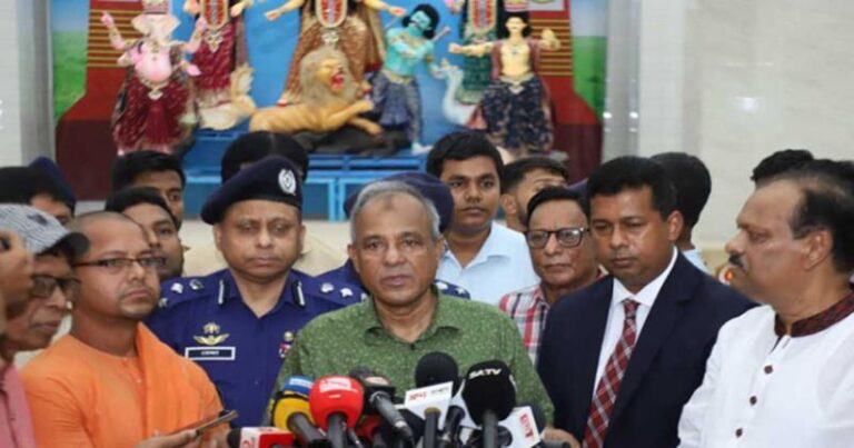 শারদীয় দুর্গাপূজায় নিরাপত্তা ঝুঁকি নেই: স্বরাষ্ট্র উপদেষ্টা