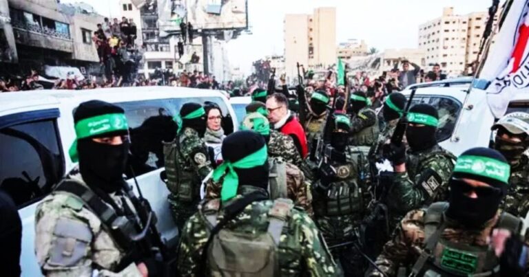 হামাসকে নিশ্চিহ্নে অর্থ-অস্ত্র সহায়তা দিচ্ছে ইসরায়েল