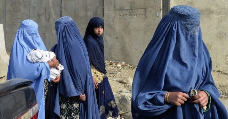 আফগানিস্তানে হাসপাতালে প্রবেশে পড়তে হবে বোরকা