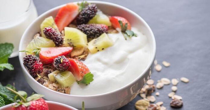 এক মাস ধরে প্রতিদিন দই খেলে শরীরে যা ঘটে