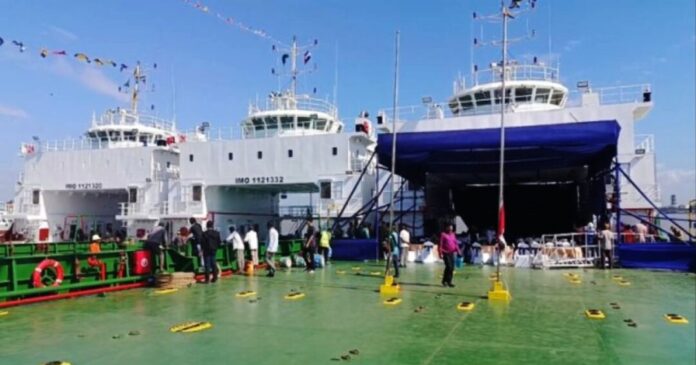 চট্টগ্রামে তৈরি আরও তিন জাহাজ গেল আমিরাতে চট্টগ্রামে তৈরি আরও তিন জাহাজ গেল আমিরাতে