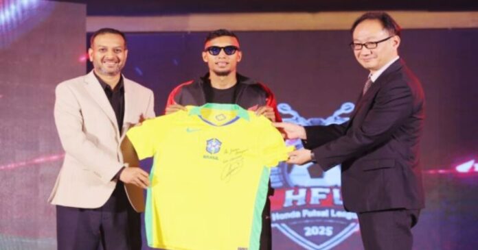 জামাল ভূইয়াঁকে স্বাক্ষরিত জার্সি পাঠিয়েছেন নেইমার জামাল ভূইয়াঁকে স্বাক্ষরিত জার্সি পাঠিয়েছেন নেইমার