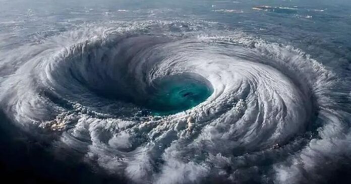 নভেম্বরে ঘূর্ণিঝড়ের আভাস