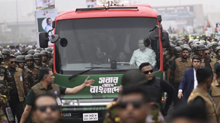 খিলক্ষেত পেরিয়ে উড়ালসেতুতে ‘বিজয়রথ’; সবার প্রতি কৃতজ্ঞতা জানালেন তারেক রহমান