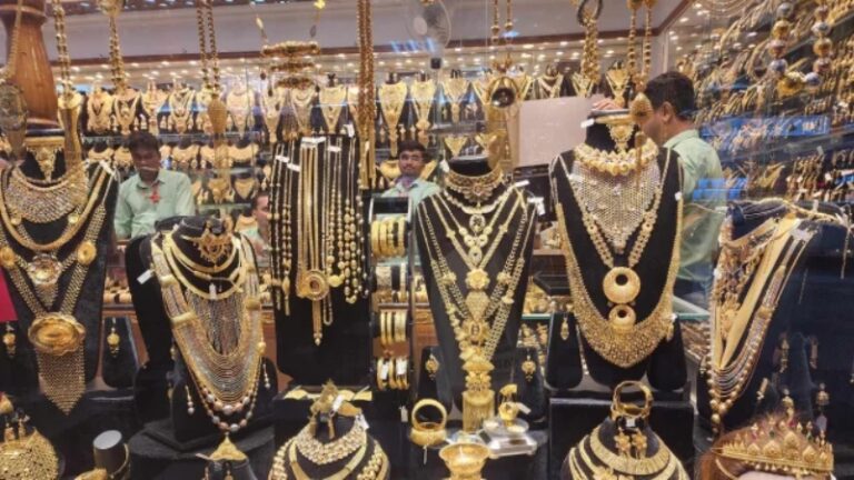 আবারও ঊর্ধ্বমুখী স্বর্ণের দাম,আজ থেকে রেকর্ড দামে বিক্রি