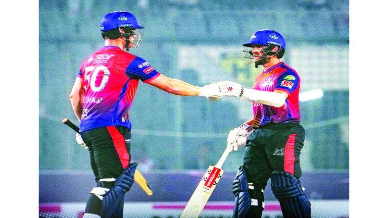 কোয়ালিফায়ারে দুই কিউই তারকার ঝলক