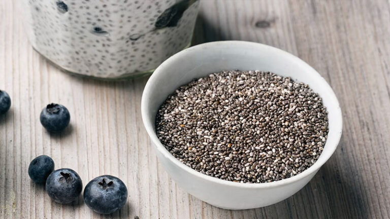 চিয়া সিডস নিঃসন্দেহে উপকারী, তবু কাদের খাওয়া চলবে না এই সুপারফুড?