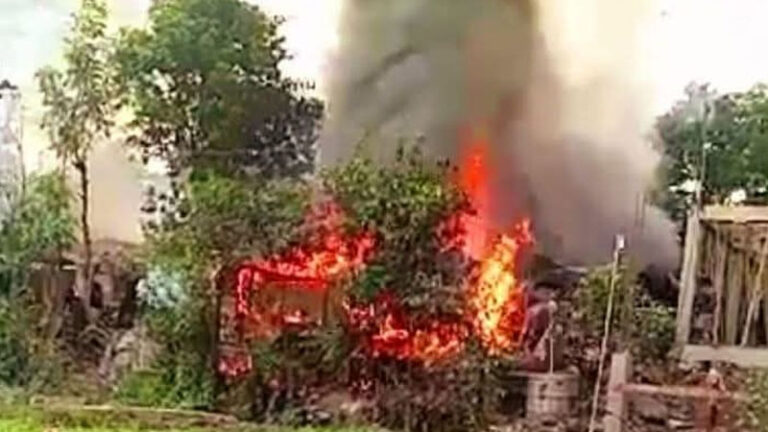 ফটিকছড়িতে ভয়াবহ অগ্নিকাণ্ডে ৬ বসতঘর পুড়ে ছাই