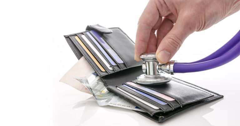 বেসরকারি চিকিৎসায় খরচ নিয়ন্ত্রণে চ্যালেঞ্জ