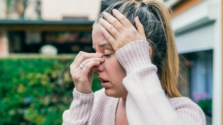 শীতকালে সাইনাসের সমস্যা? এই ৫ নিয়ম মেনে চললেই আর ভোগান্তি নেই