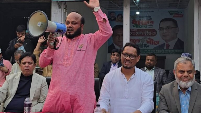 স্বতন্ত্র প্রার্থীকে ইঁদুর আখ্যায়িত করে ধানের শীষের পক্ষে প্রকাশ্যে ভোট কাটার ঘোষণা বিএনপি নেতার