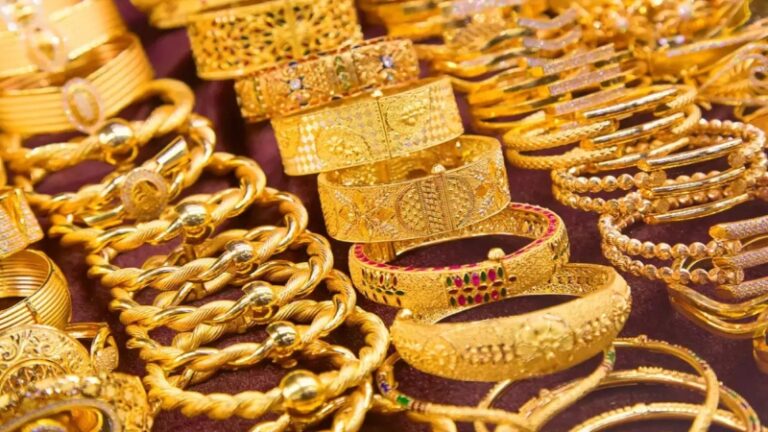 একদিনেই উত্থান-পতন, স্বর্ণের ভরিতে কমল ৩ হাজারের বেশি