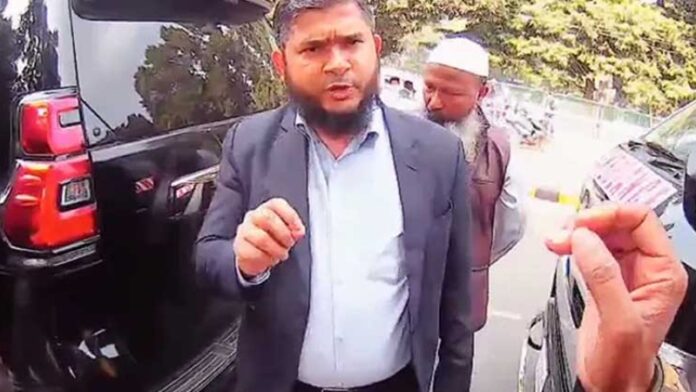 গানম্যান নিয়ে জামায়াত প্রার্থীর ক্যান্টনমেন্টে প্রবেশের চেষ্টা, অতঃপর