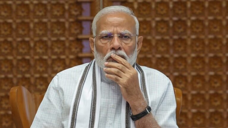 চাপে আছে ভারত