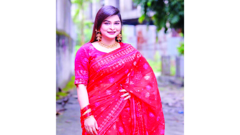 দুই ফোক গানেই সাড়া পাচ্ছেন জুঁই