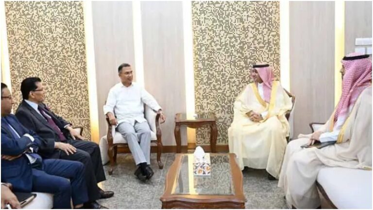 প্রধানমন্ত্রীর সঙ্গে সৌদি রাষ্ট্রদূতের সাক্ষাৎ