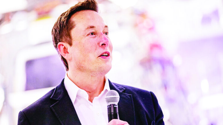 ৮০০ বিলিয়ন ডলারের  মাইলফলক ছুঁলেন ইলন মাস্ক