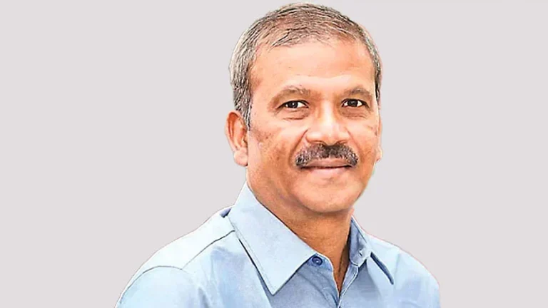 আমেরিকায় বাড়ির গুজব নিয়ে মুখ খুললেন আসিফ নজরুল