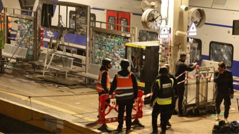 ইসরায়েলে গুচ্ছ বোমা হামলা ইরানের, দুজন নিহত