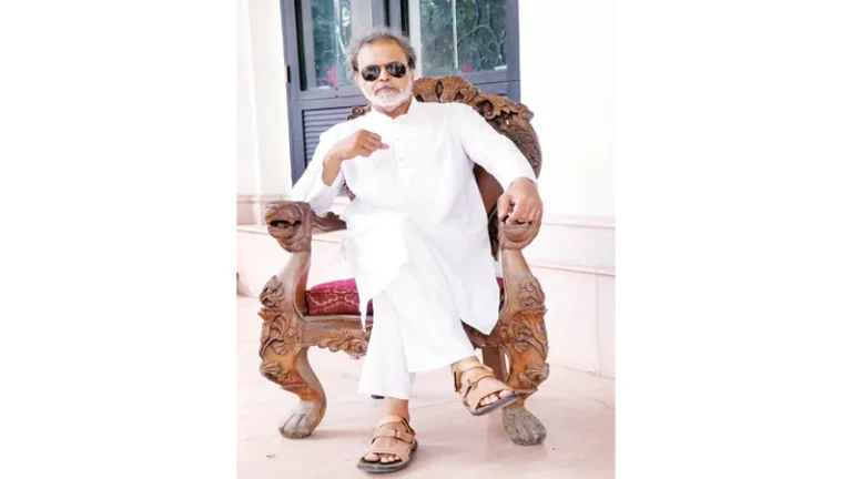 এই ঈদে তারিক আনাম খান