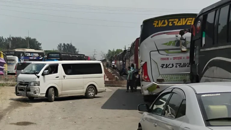 টাঙ্গাইলে ২০ কিলোমিটার যানজট-ধীরগতি