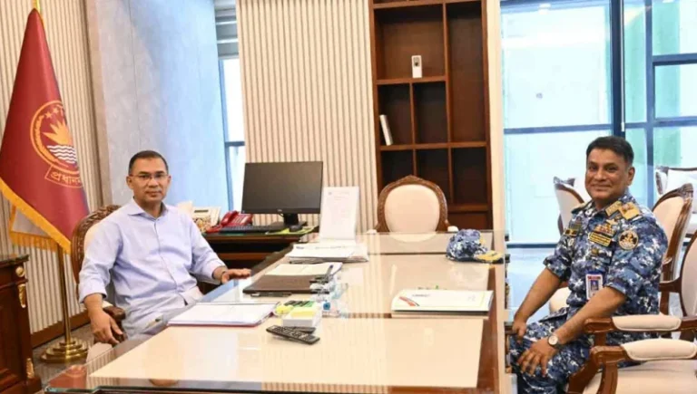 প্রধানমন্ত্রীর সঙ্গে কোস্টগার্ড মহাপরিচালকের সৌজন্য সাক্ষাৎ