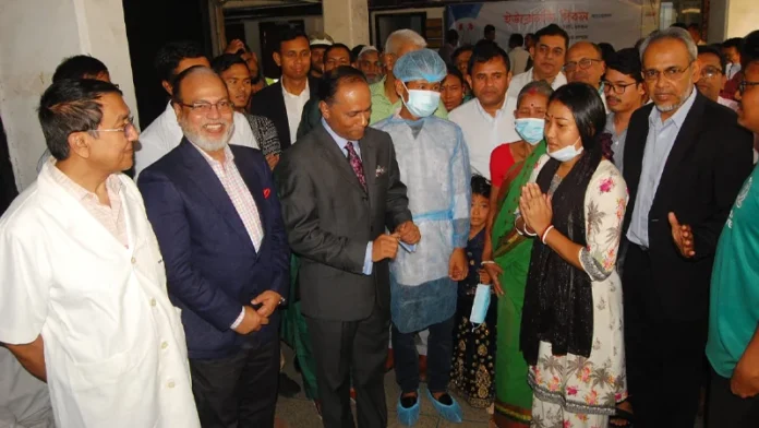 বাংলাদেশ মেডিকেল বিশ্ববিদ্যালয়ে সফল কিডনি প্রতিস্থাপন, সুস্থ হয়ে বাড়ি ফিরলেন রোগী