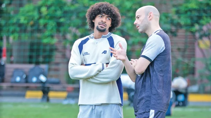 ভিয়েতনামেও হামজাকে ঘিরে উন্মাদনা