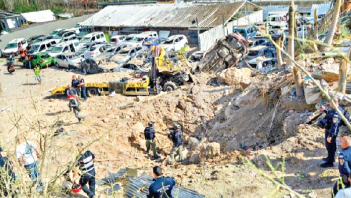 যুদ্ধে নামল হুতিরাও, জ্বালানির আরেক পথ ঝুঁকিতে