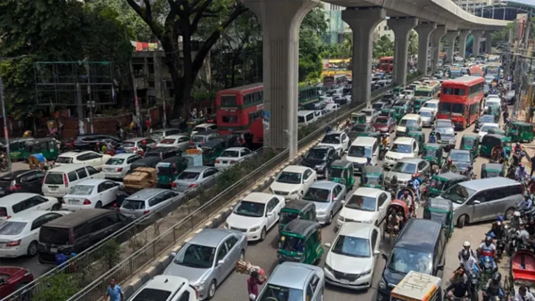 রাজধানীর যেসব সড়ক এড়িয়ে চলবেন আজ