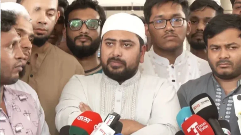 অধ্যাদেশ বাতিল ও স্থগিত  ড. ইউনূসকে রাজপথে নামতে বললেন নাহিদ