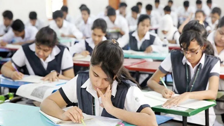 এসএসসি পরীক্ষা প্রশ্ন ফাঁসের উদ্বেগ, সরকারের দাবি গুজব বিভিন্ন স্থান থেকে চারজন গ্রেপ্তার