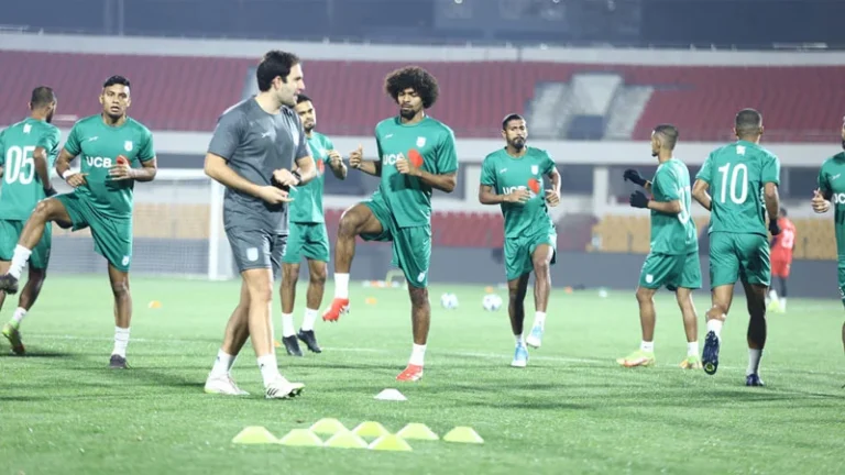 কোচ হতে তিন শতাধিক আবেদন