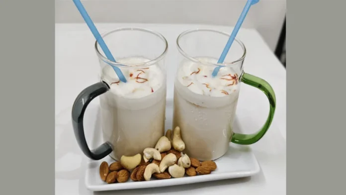 গরমে বেশ ক্লান্ত লাগছে শক্তি পেতে ঘরেই বানান শাহী বাদামের শরবত