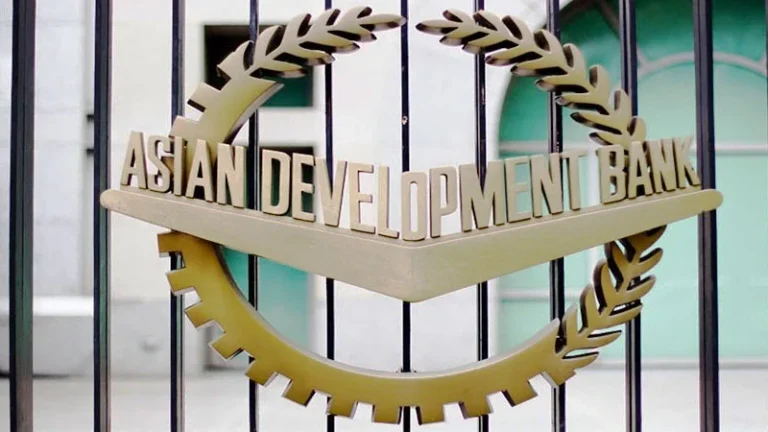 চলতি অর্থবছরে বাংলাদেশের প্রবৃদ্ধি হবে ৪ শতাংশ: এডিবি