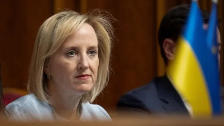 ট্রাম্পের নীতির সঙ্গে বিরোধ, দায়িত্ব ছাড়ছেন ইউক্রেনে মার্কিন রাষ্ট্রদূত