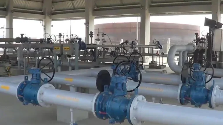 ভারত থেকে পাইপলাইনে এল আরও ৭ হাজার মেট্রিক টন ডিজেল