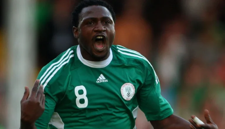 ম্যাচ চলাকালে মারা গেলেন নাইজেরিয়ার সাবেক ফুটবলার